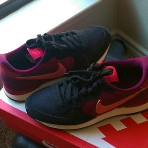 Women's Nike Internationalist shoes